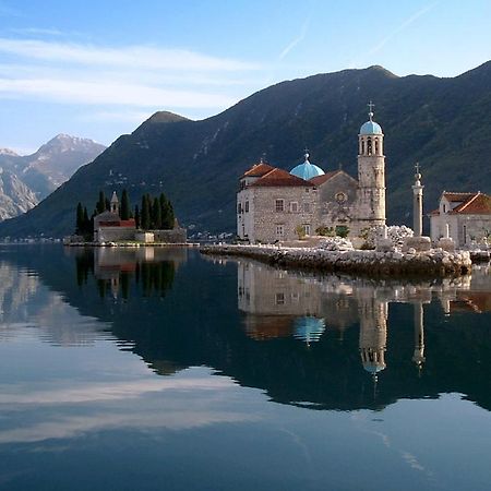 Holiday Home Stone House Perast Exterior foto