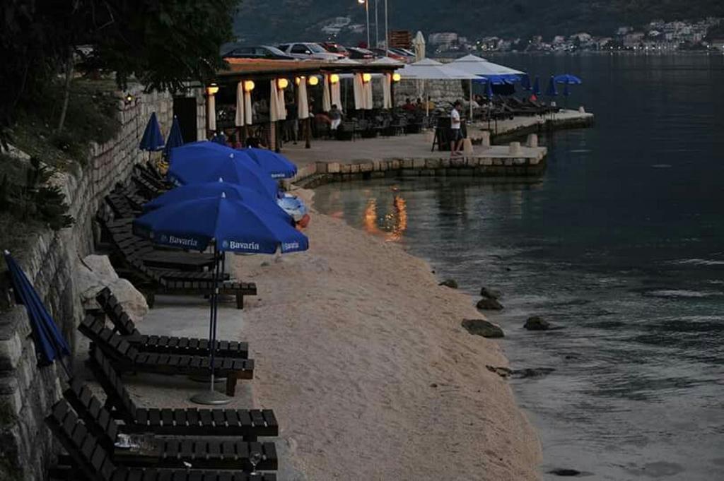 Holiday Home Stone House Perast Exterior foto